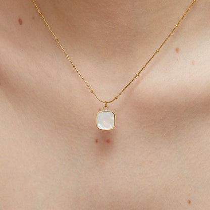 Pixi Shell Pendant Choker Necklace