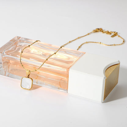Pixi Shell Pendant Choker Necklace