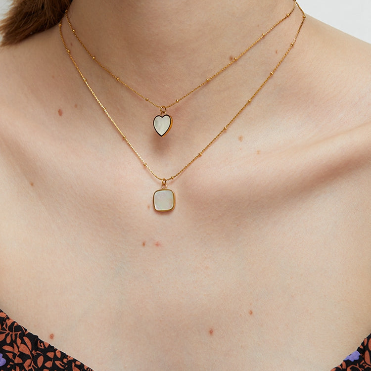 Pixi Shell Pendant Choker Necklace