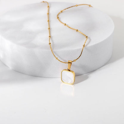 Pixi Shell Pendant Choker Necklace