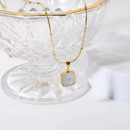 Pixi Shell Pendant Choker Necklace